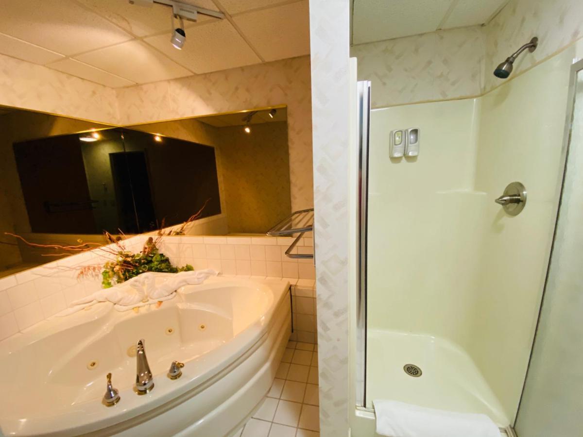 שבויגן Fleetwood Inn Suites מראה חיצוני תמונה